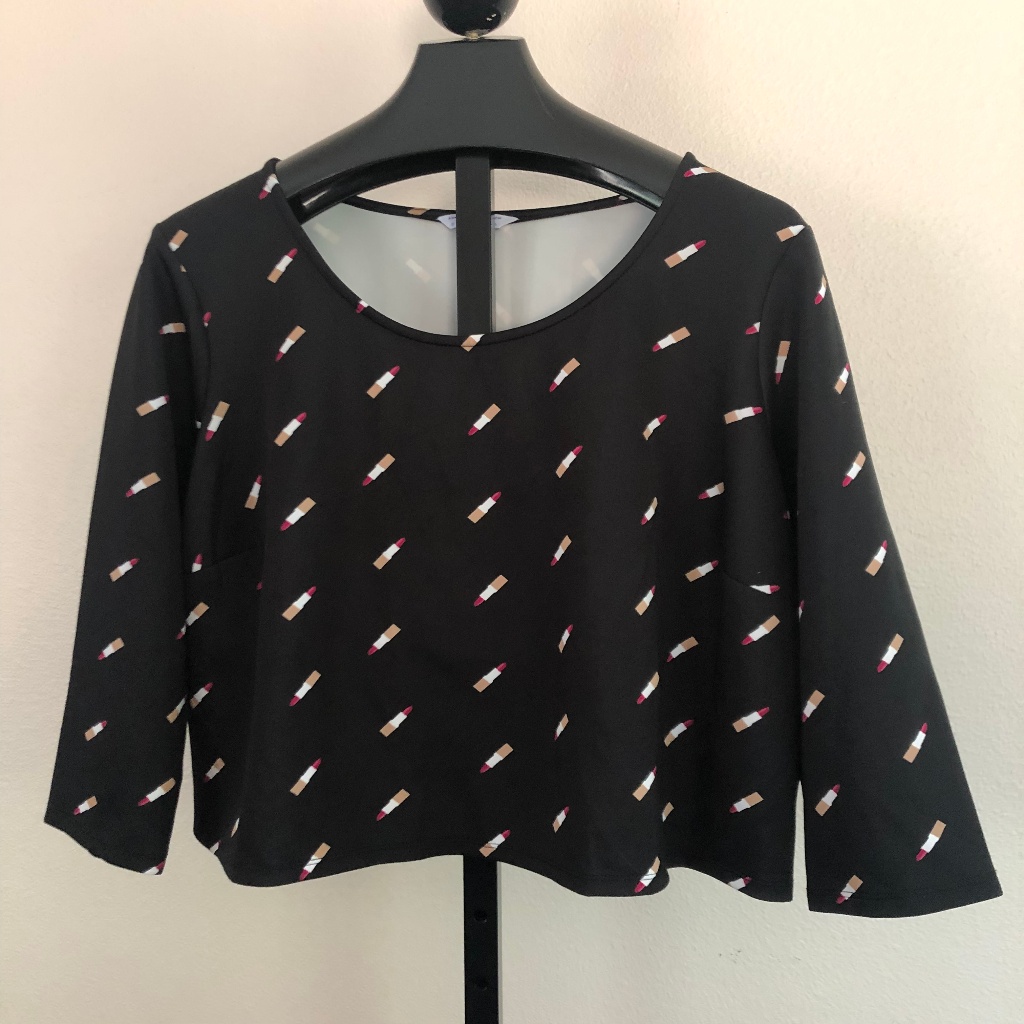 Boutique Women's Lipstick Top 2x Brand New